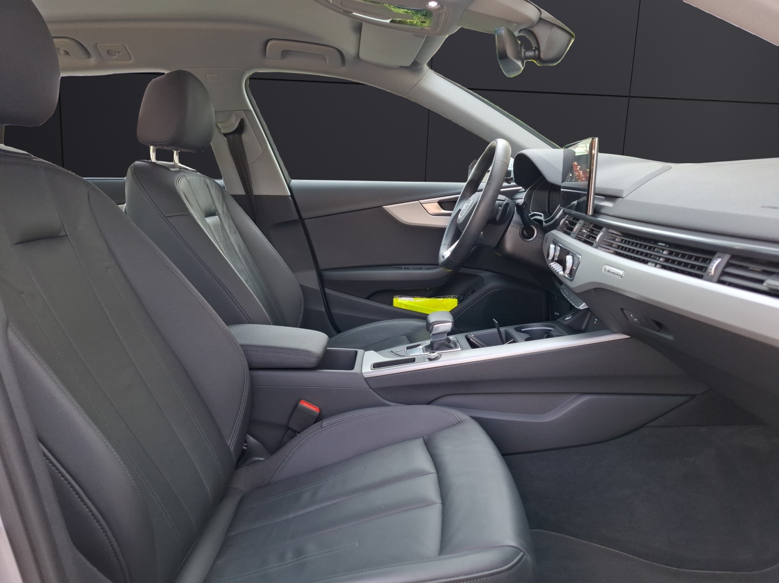 Fahrzeugabbildung Audi A4 Avant 40 TFSI advanced quattro S-tronic Navi AVC RFK