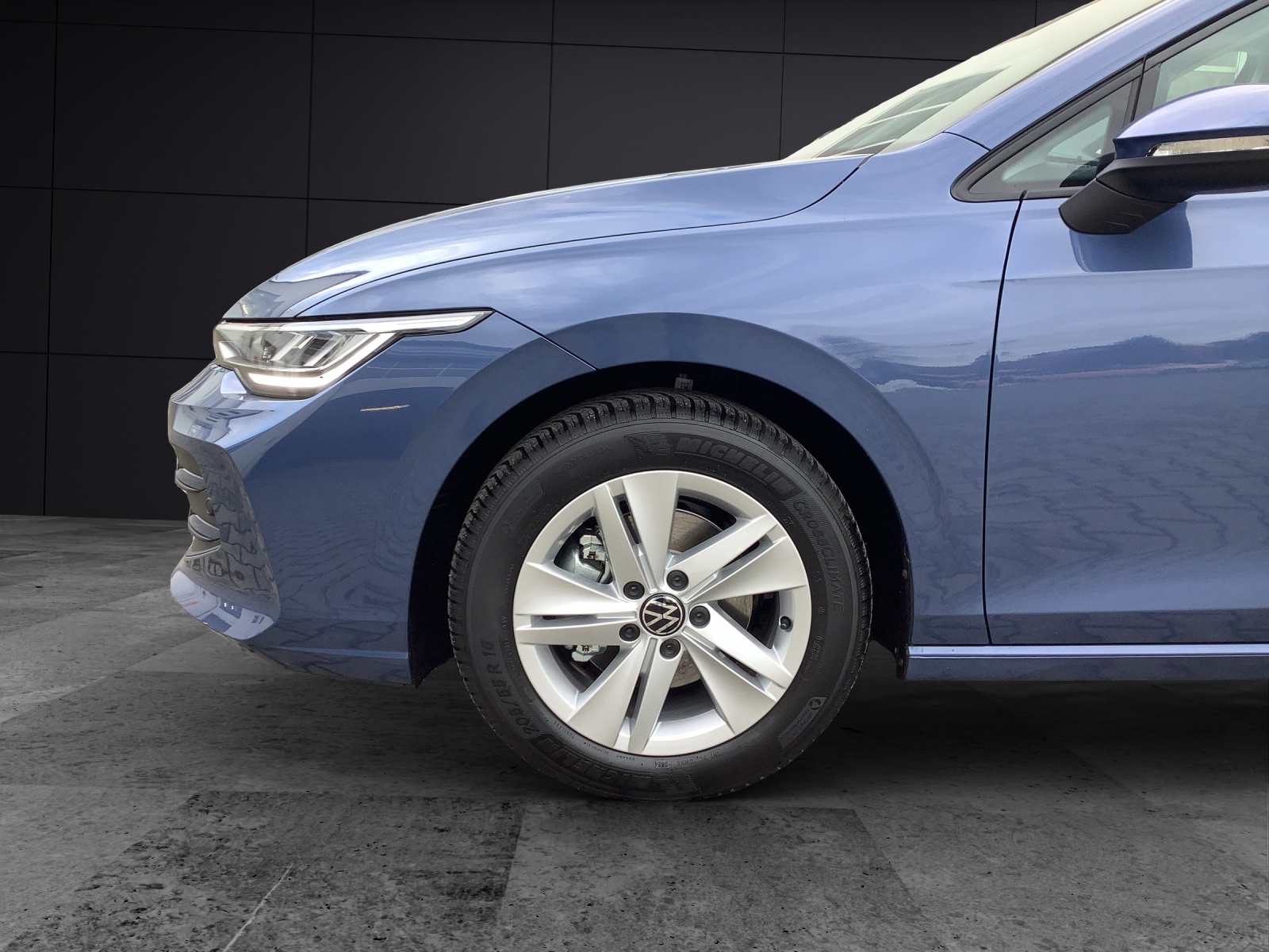 Fahrzeugabbildung Volkswagen Golf VIII Variant 1.5 TSI 85 kW Life