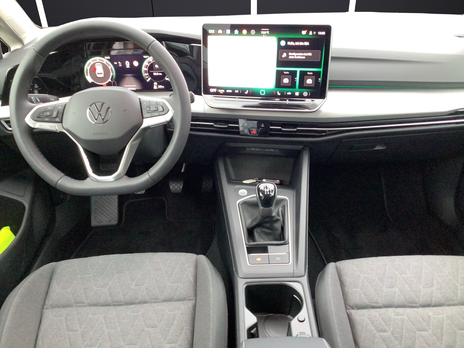 Fahrzeugabbildung Volkswagen Golf VIII Variant 1.5 TSI 85 kW Life
