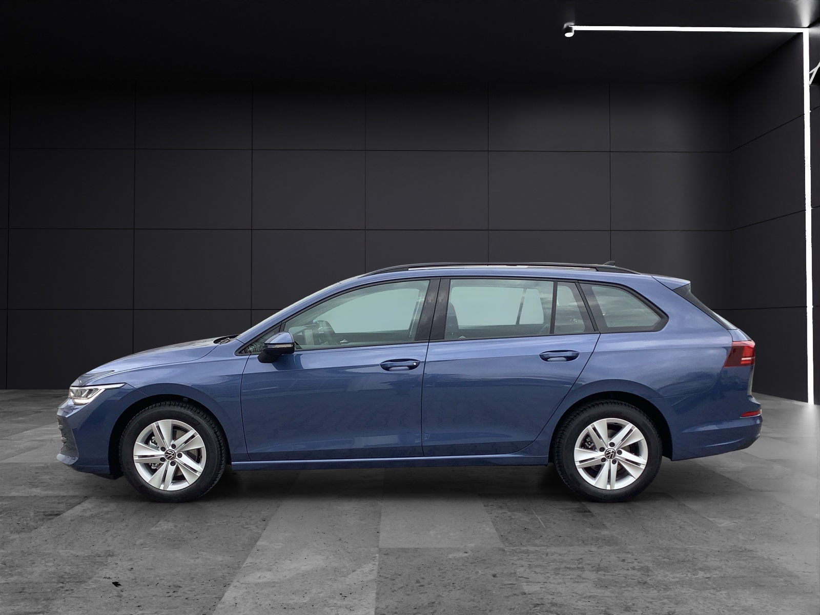 Fahrzeugabbildung Volkswagen Golf VIII Variant 1.5 TSI 85 kW Life