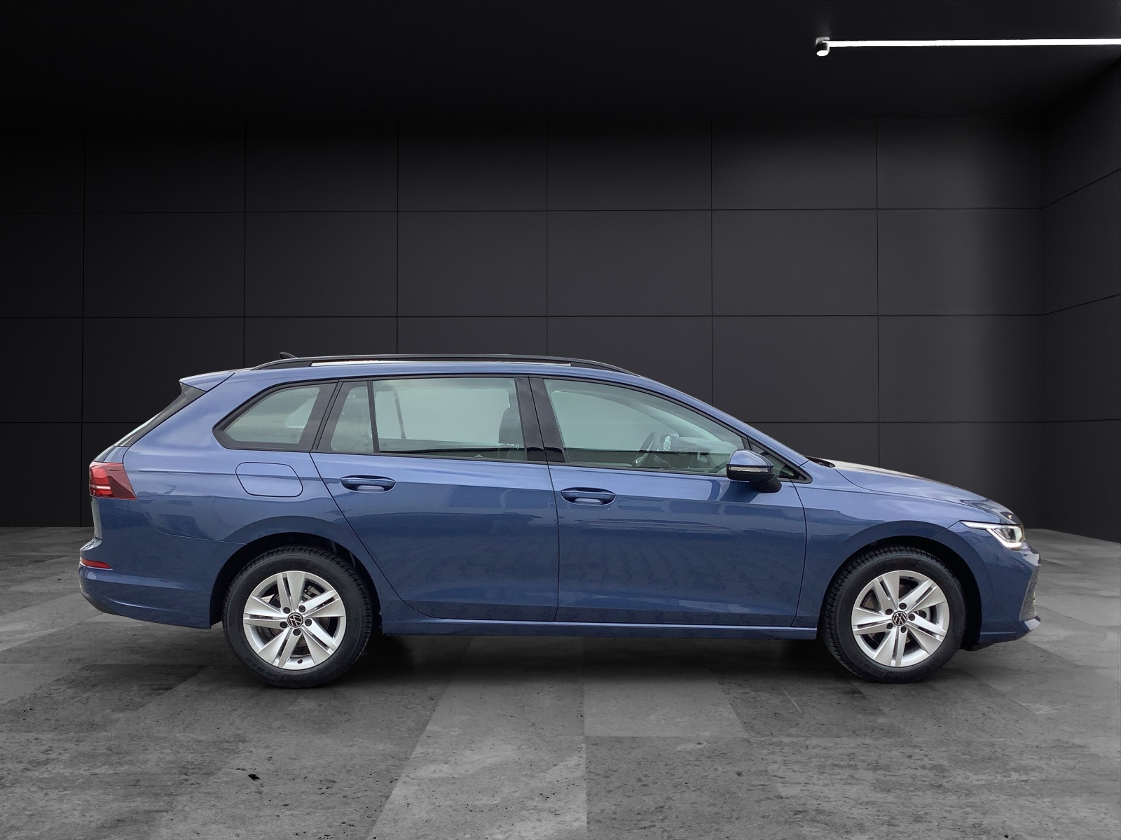 Fahrzeugabbildung Volkswagen Golf VIII Variant 1.5 TSI 85 kW Life