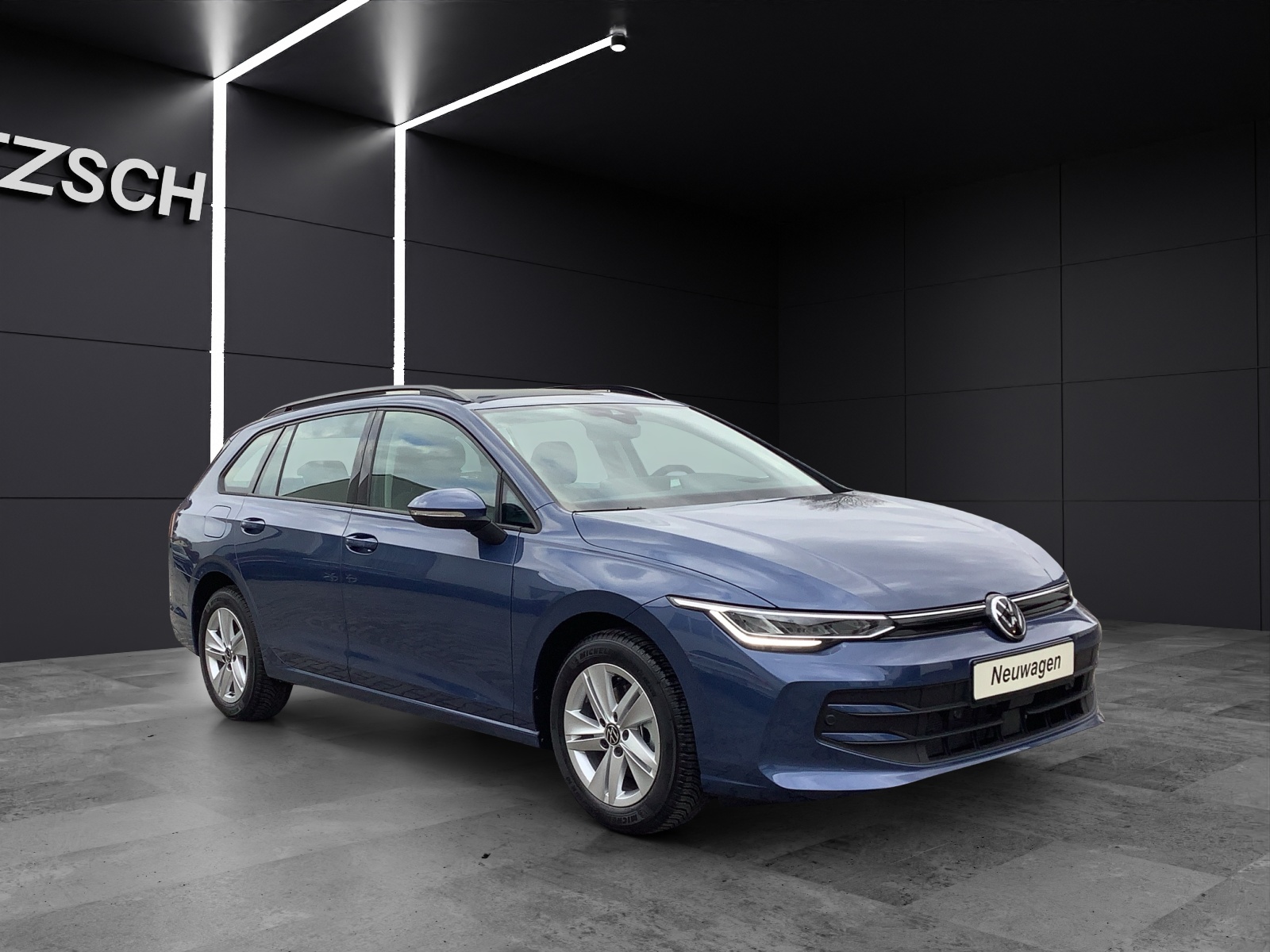 Fahrzeugabbildung Volkswagen Golf VIII Variant 1.5 TSI 85 kW Life