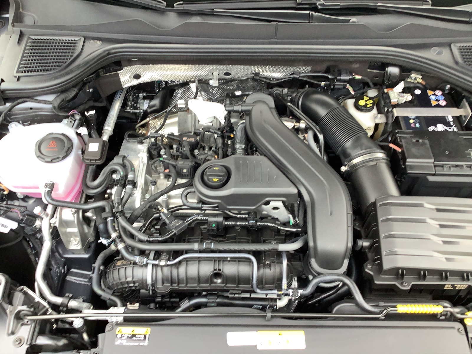 Fahrzeugabbildung Volkswagen Golf VIII Variant 1.5 TSI 85 kW Life