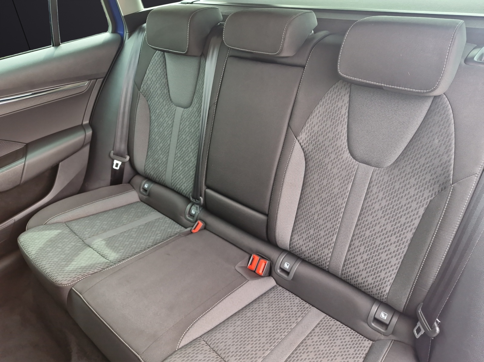 Fahrzeugabbildung SKODA Octavia Combi Style iV 1.4 TSI DSG AHZ ACC LED PANORAMADACH