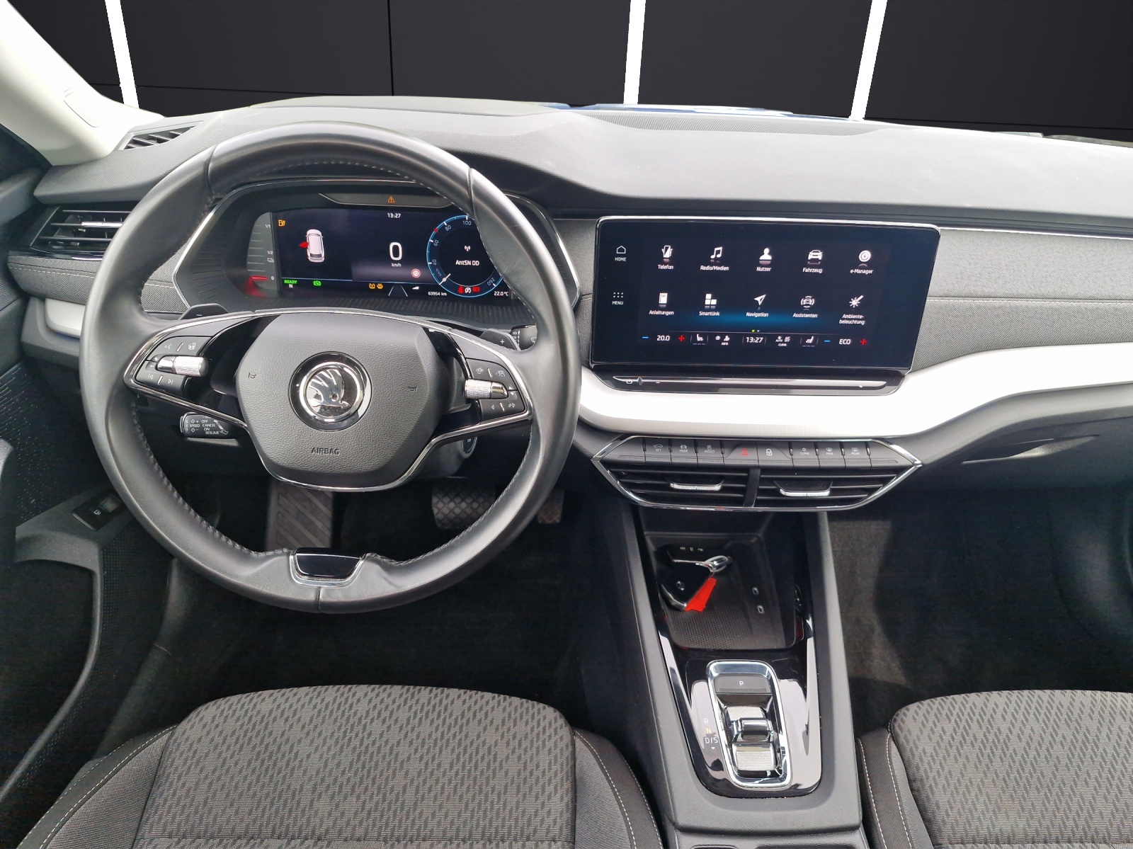 Fahrzeugabbildung SKODA Octavia Combi Style iV 1.4 TSI DSG AHZ ACC LED PANORAMADACH