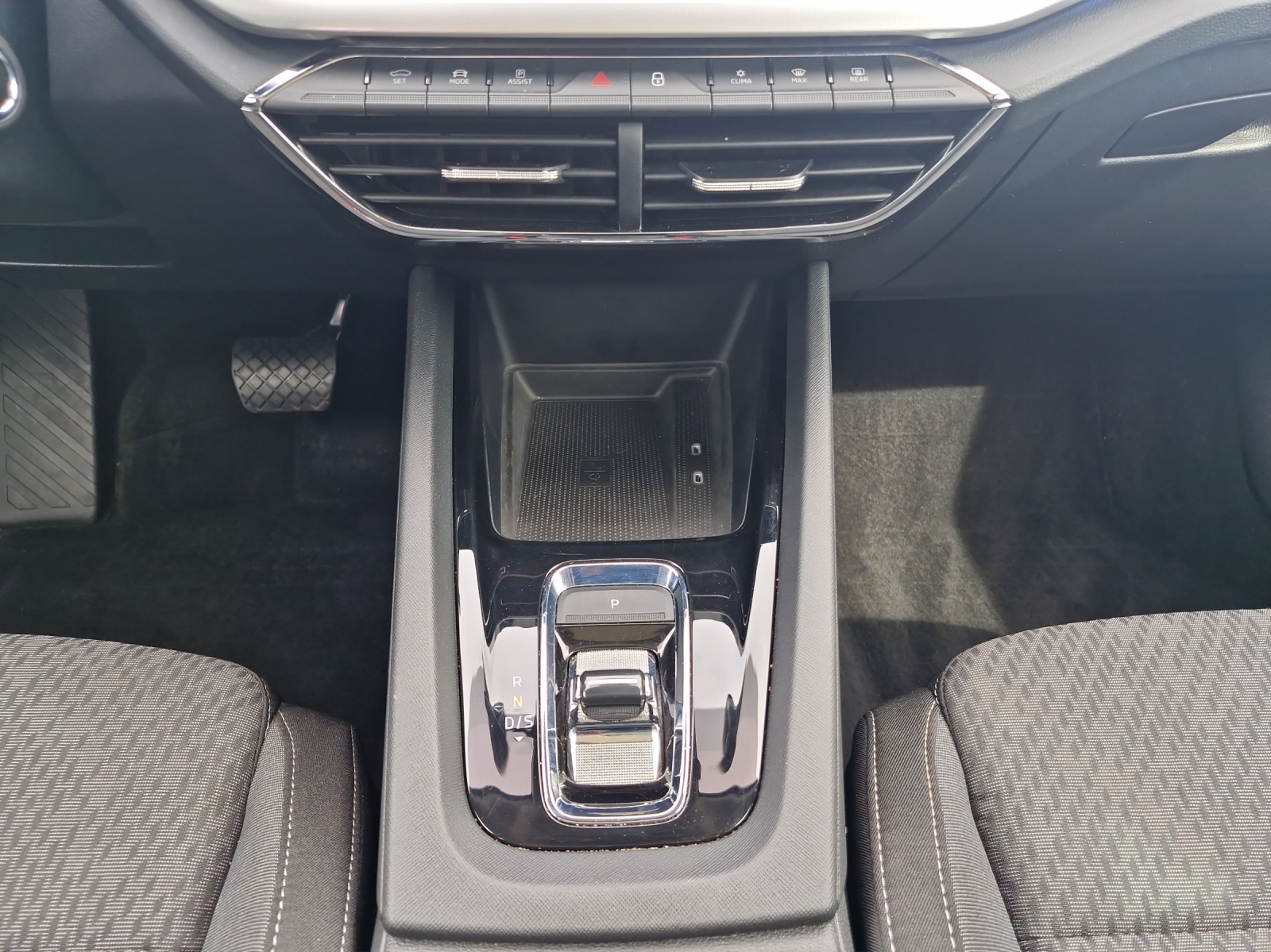 Fahrzeugabbildung SKODA Octavia Combi Style iV 1.4 TSI DSG AHZ ACC LED PANORAMADACH