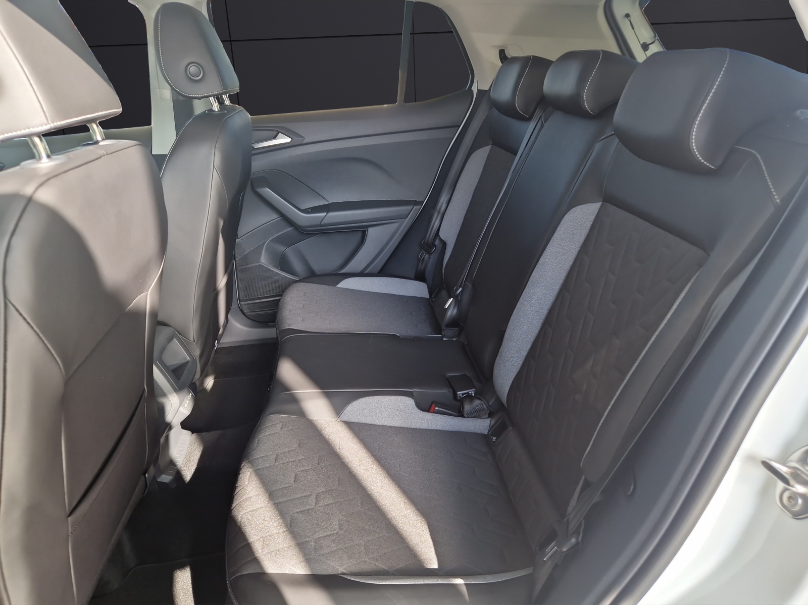 Fahrzeugabbildung Volkswagen T-Cross Goal IQ-LED NAVI KESSY RearView