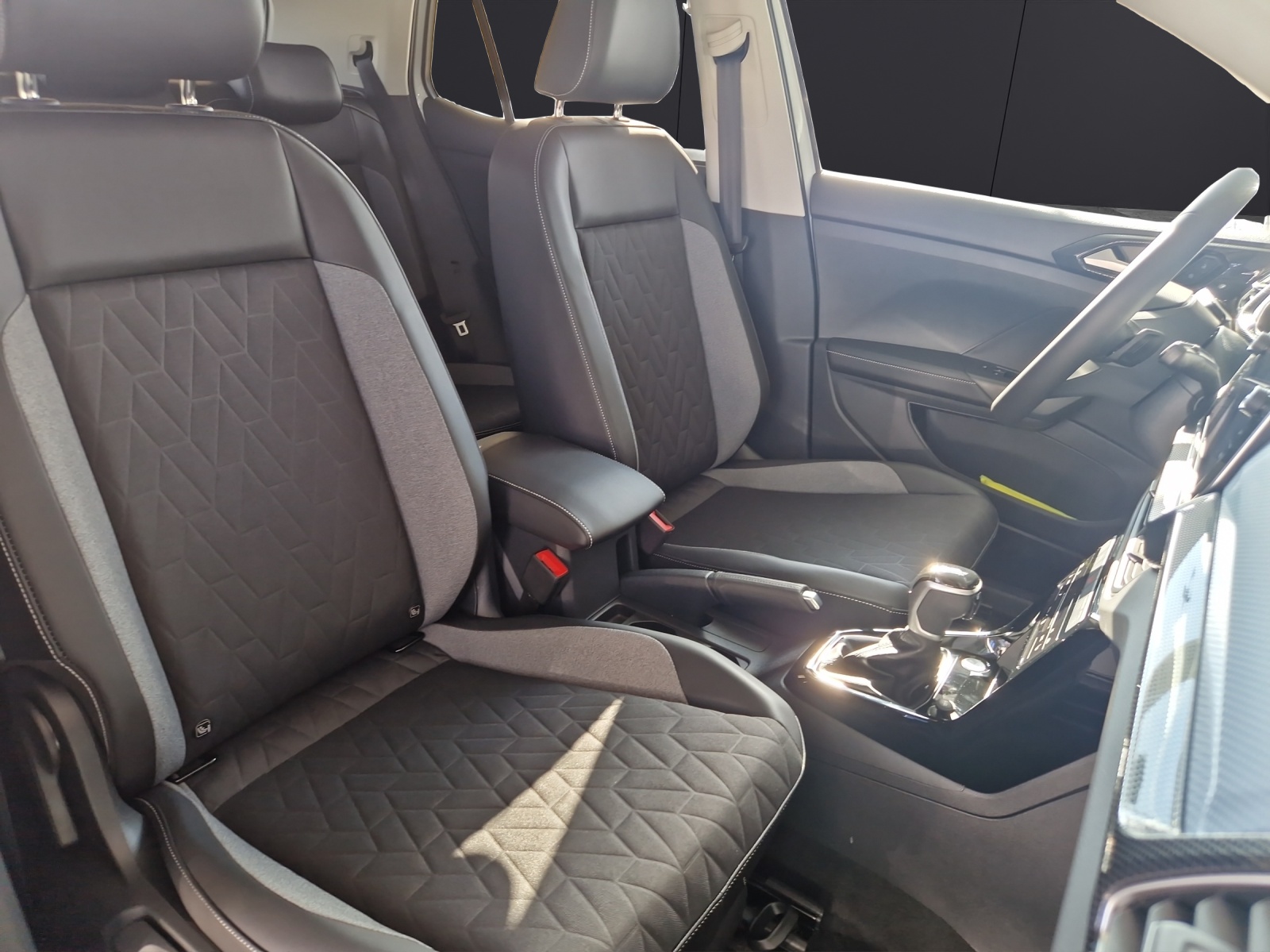 Fahrzeugabbildung Volkswagen T-Cross Goal IQ-LED NAVI KESSY RearView