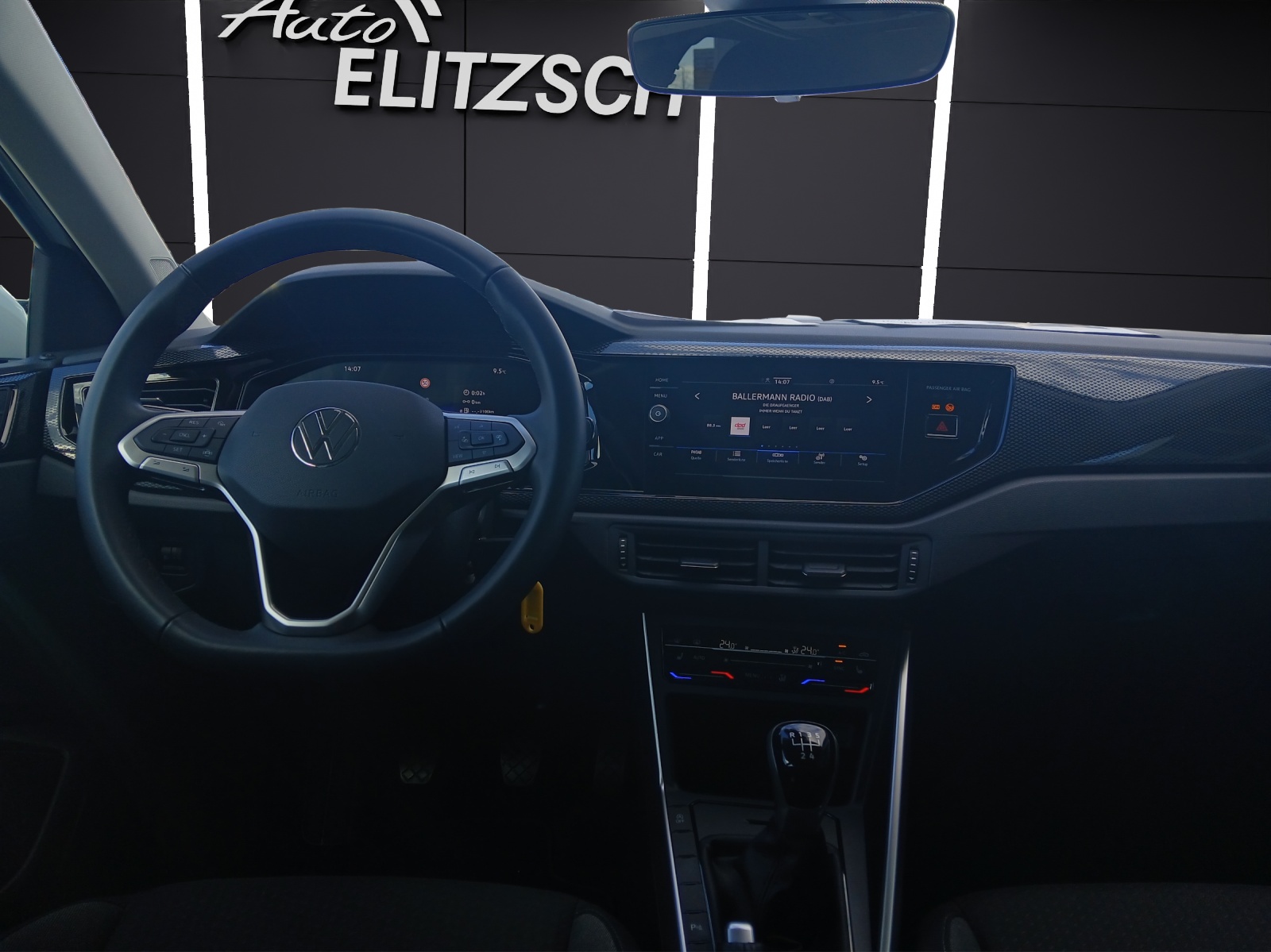 Fahrzeugabbildung Volkswagen Polo 1.0 Life LED Climatronic PDC SH