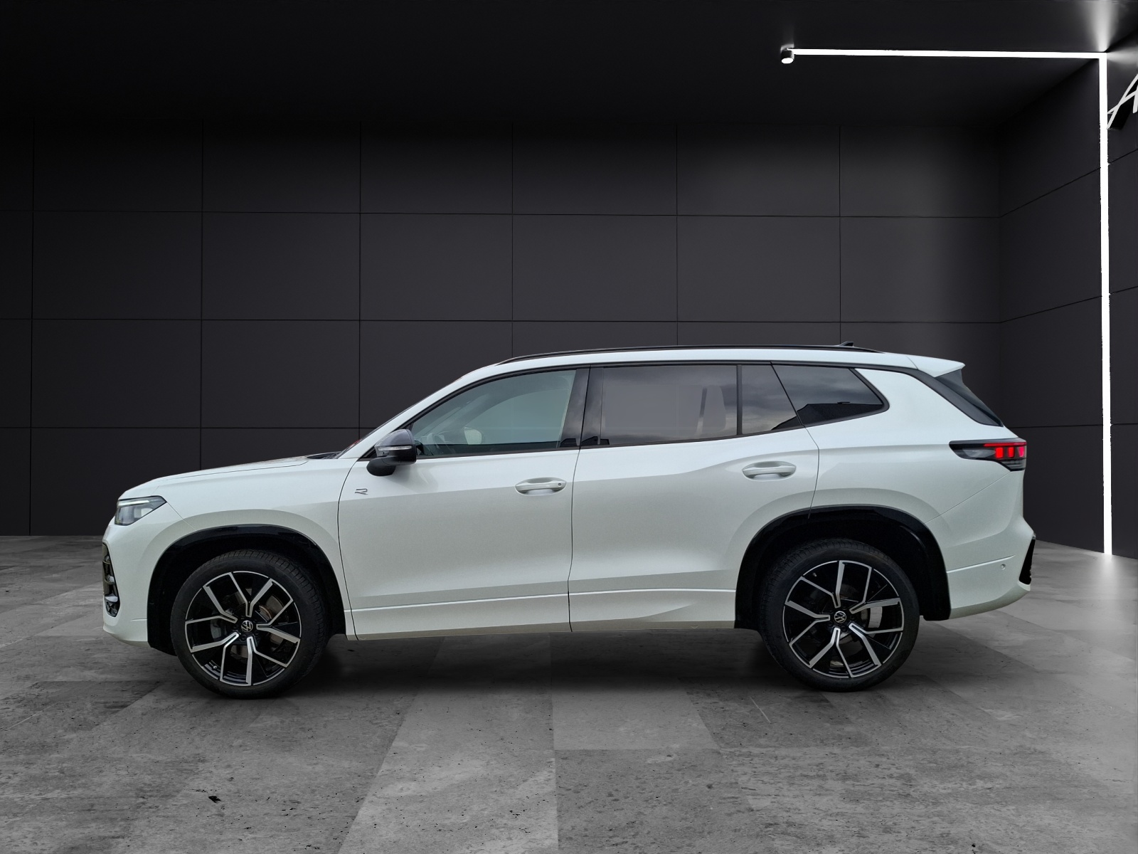 Fahrzeugabbildung Volkswagen Tayron TDI R-Line DSG 4M Matrix AHK Navi AID ACC RFK Harman SH 20