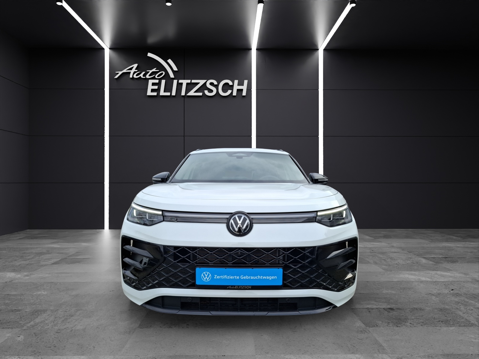 Fahrzeugabbildung Volkswagen Tayron TDI R-Line DSG 4M Matrix AHK Navi AID ACC RFK Harman SH 20