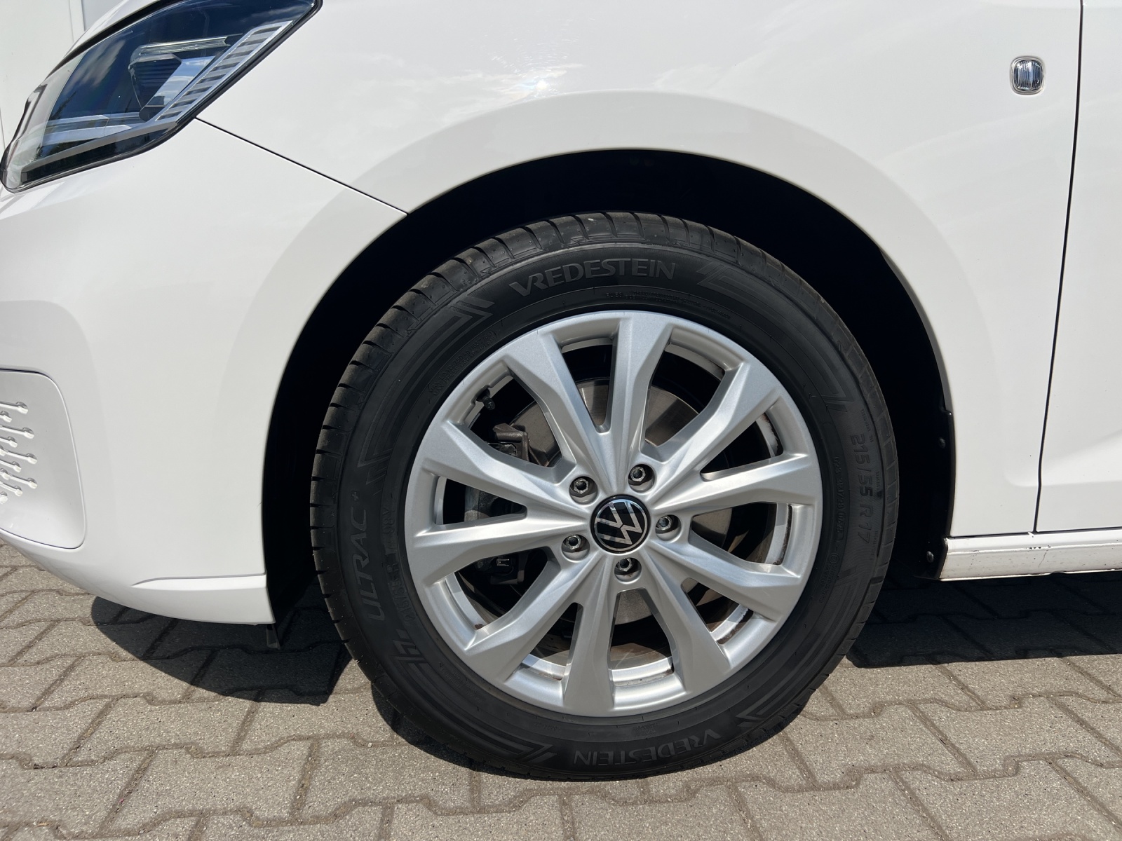 Fahrzeugabbildung Volkswagen Caddy TDI Life Maxi LED Klima SHZ PDC DAB+