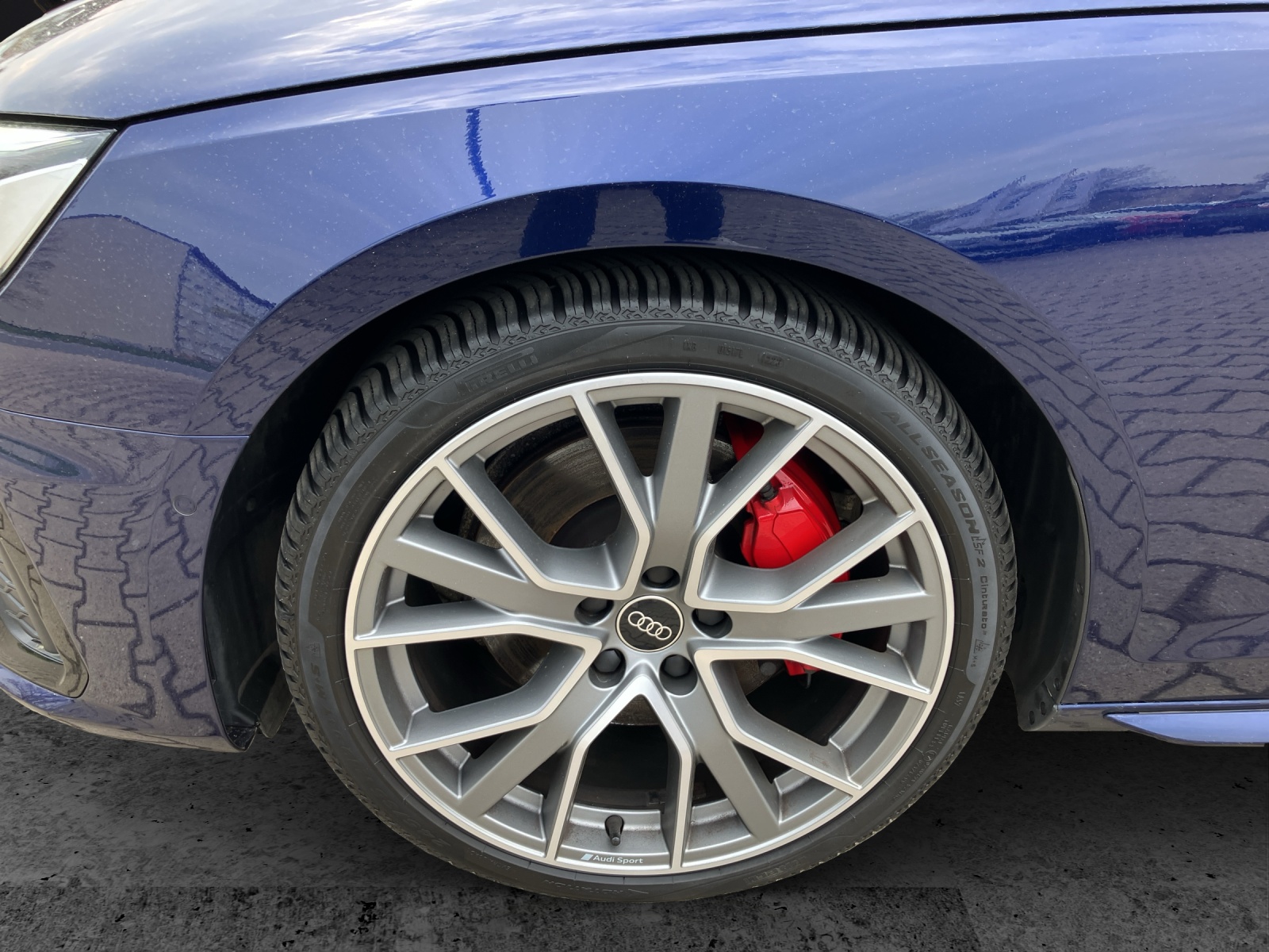 Fahrzeugabbildung Audi A4 Avant 45 TFSI quattro S line