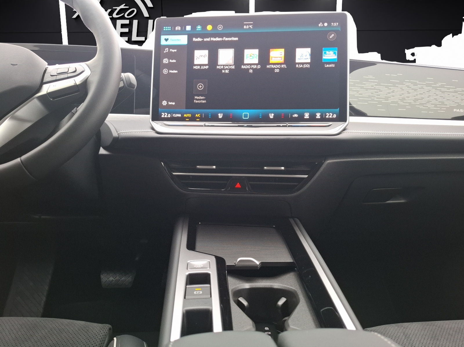 Fahrzeugabbildung Volkswagen Passat Variant TDI Elegance DSG Matrix AHK Navi AID HUD ACC RFK SH