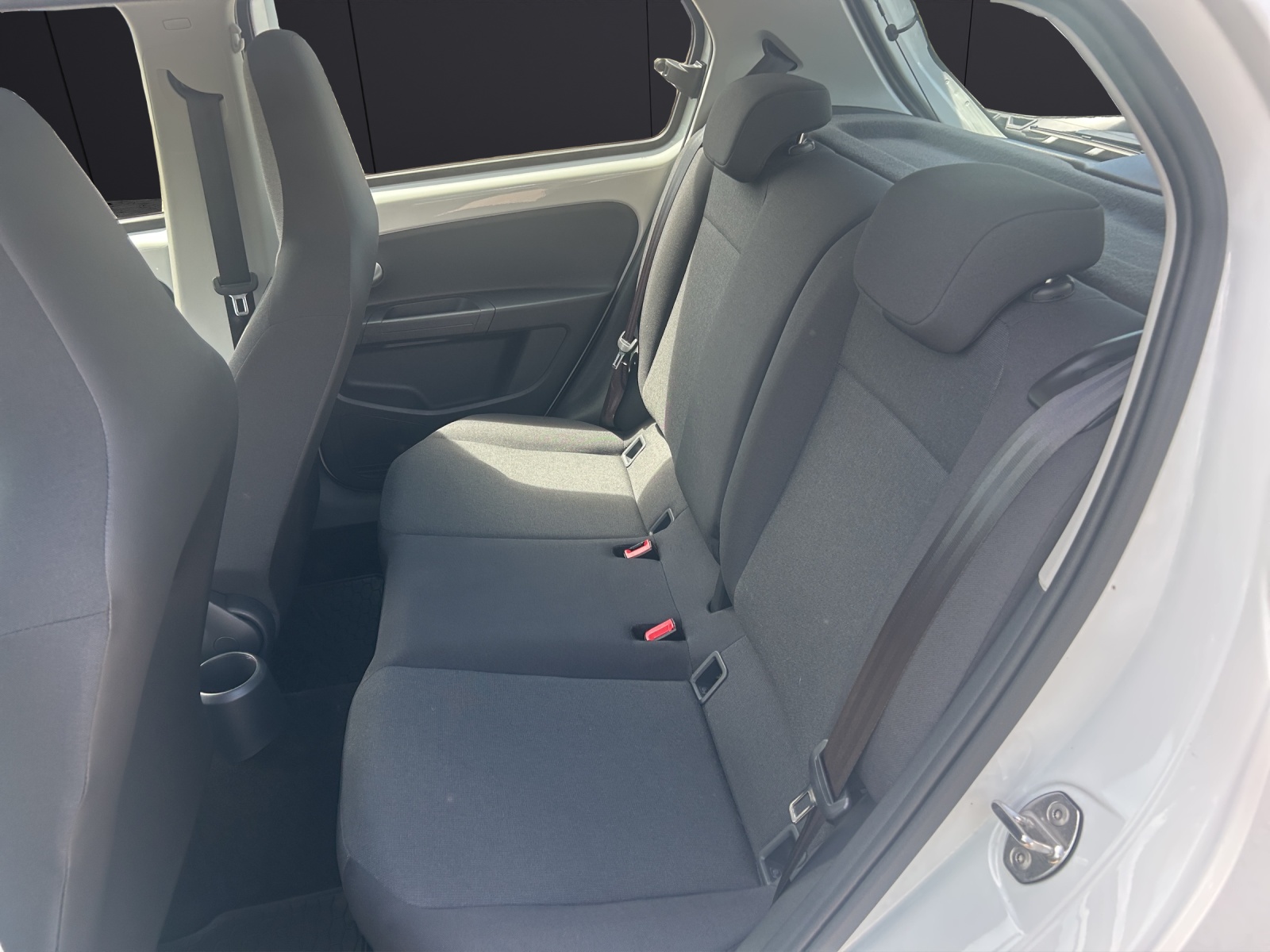 Fahrzeugabbildung Volkswagen up! SHZ RFK PDC GRA