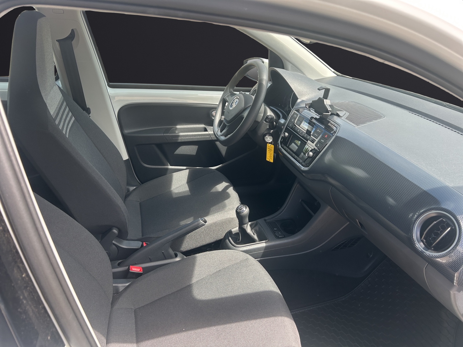 Fahrzeugabbildung Volkswagen up! SHZ RFK PDC GRA