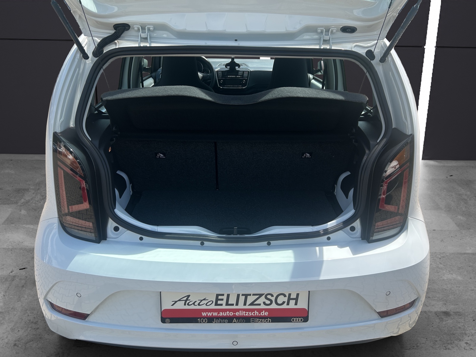 Fahrzeugabbildung Volkswagen up! SHZ RFK PDC GRA
