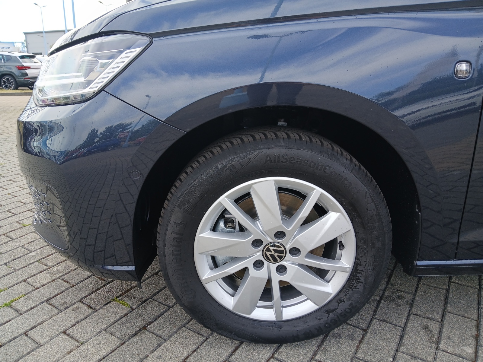 Fahrzeugabbildung Volkswagen Caddy TSI Life 7-DSG GRA SITZH. LED ACC