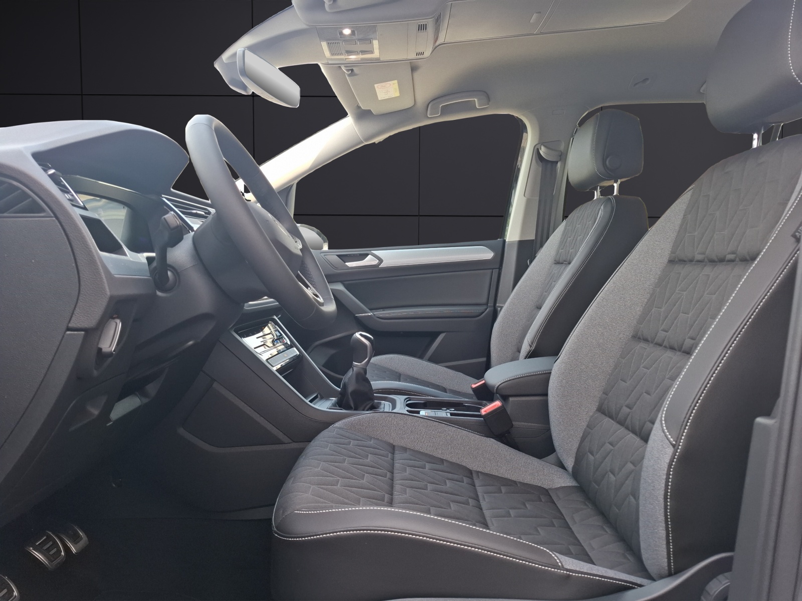 Fahrzeugabbildung Volkswagen Touran TSI Comfortline KESSY NAVI AHZV