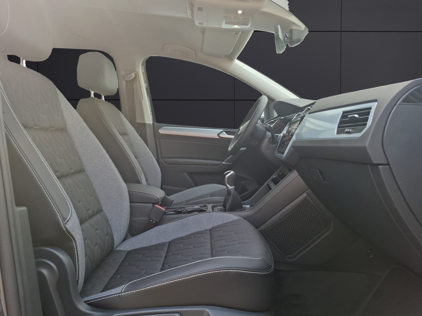Fahrzeugabbildung Volkswagen Touran TSI Comfortline KESSY NAVI AHZV
