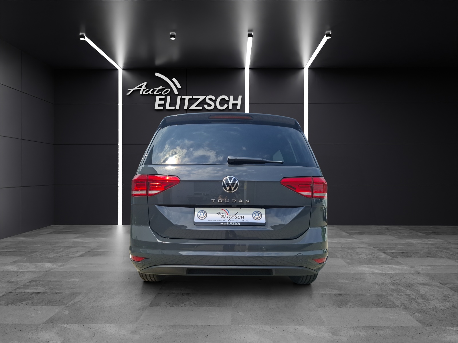 Fahrzeugabbildung Volkswagen Touran TSI Comfortline KESSY NAVI AHZV