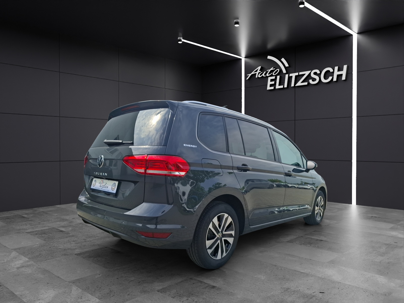 Fahrzeugabbildung Volkswagen Touran TSI Comfortline KESSY NAVI AHZV
