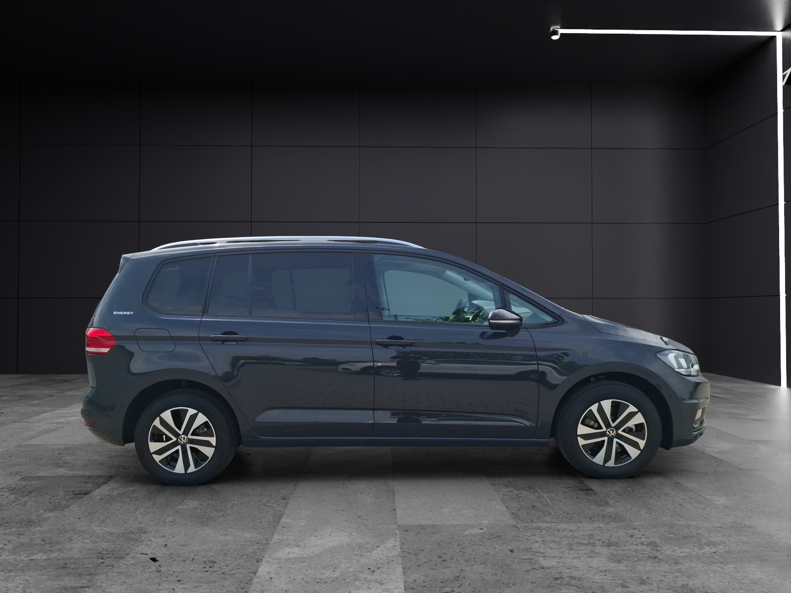 Fahrzeugabbildung Volkswagen Touran TSI Comfortline KESSY NAVI AHZV