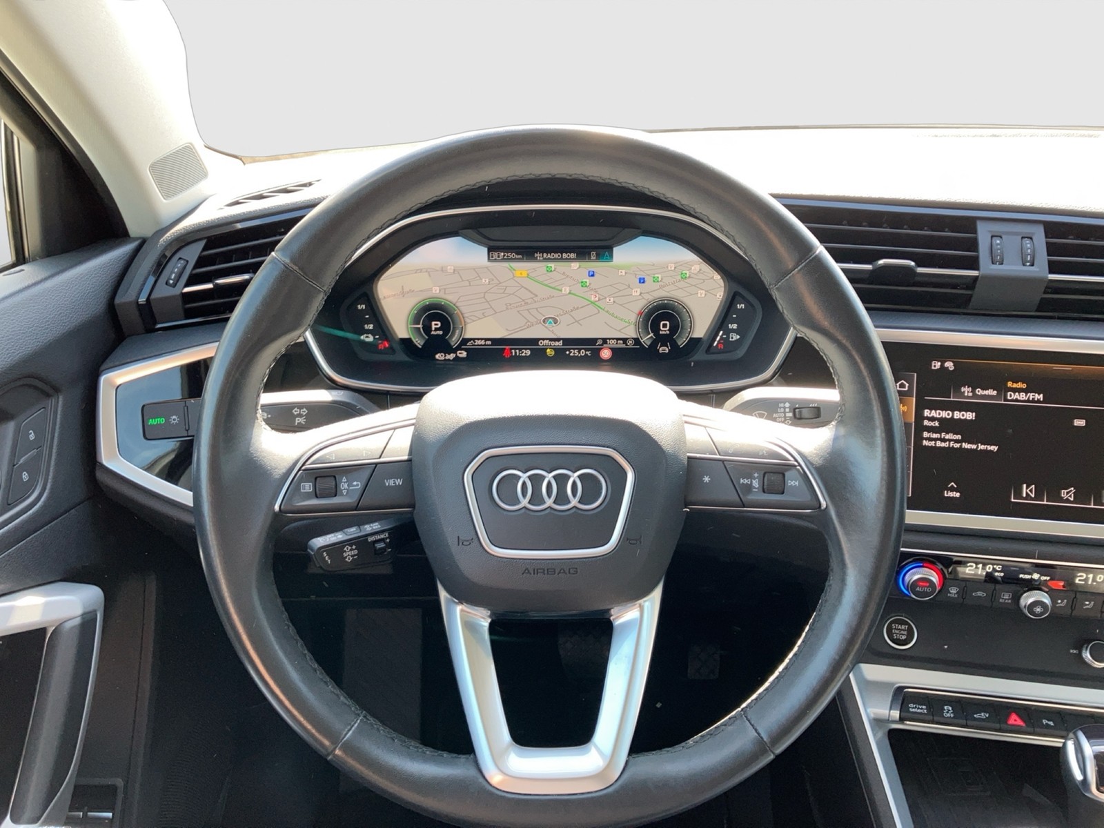 Fahrzeugabbildung Audi Q3 45 TFSIe S tronic LED Navi ACC AVC RFK SH