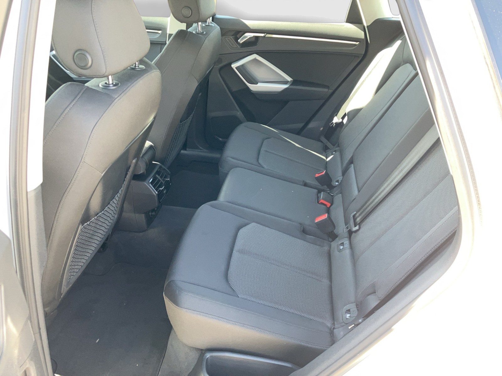 Fahrzeugabbildung Audi Q3 45 TFSIe S tronic LED Navi ACC AVC RFK SH