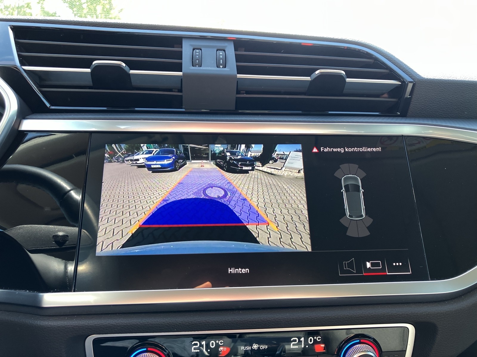 Fahrzeugabbildung Audi Q3 45 TFSIe S tronic LED Navi ACC AVC RFK SH