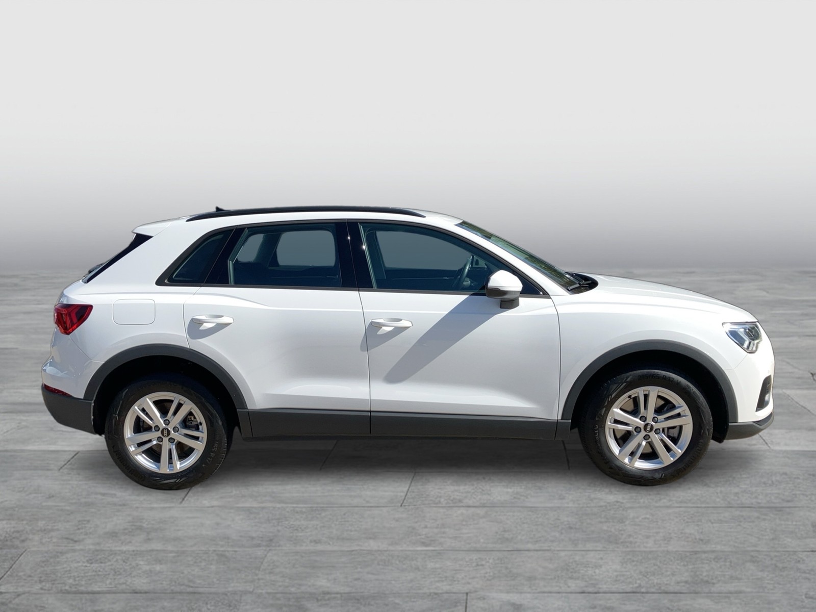 Fahrzeugabbildung Audi Q3 45 TFSIe S tronic LED Navi ACC AVC RFK SH