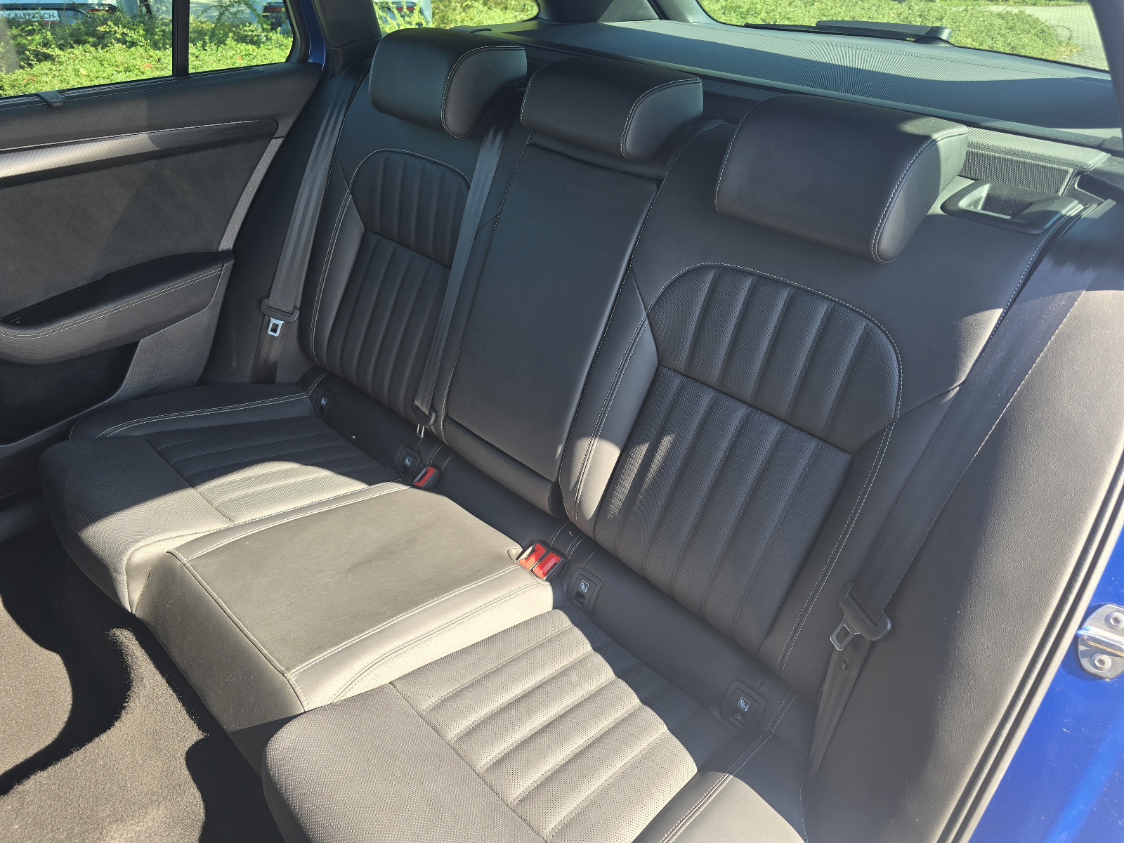 Fahrzeugabbildung SKODA Superb Combi Sportline 4x4 Matrix Navi ACC DCC 4xSHZ VC