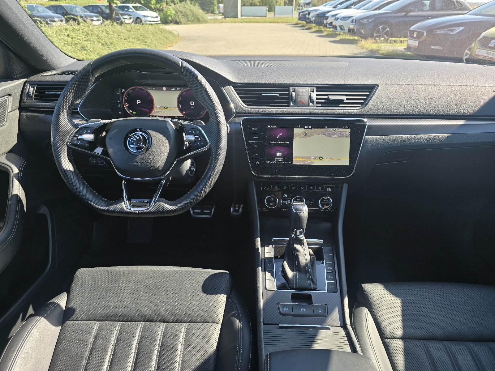 Fahrzeugabbildung SKODA Superb Combi Sportline 4x4 Matrix Navi ACC DCC 4xSHZ VC