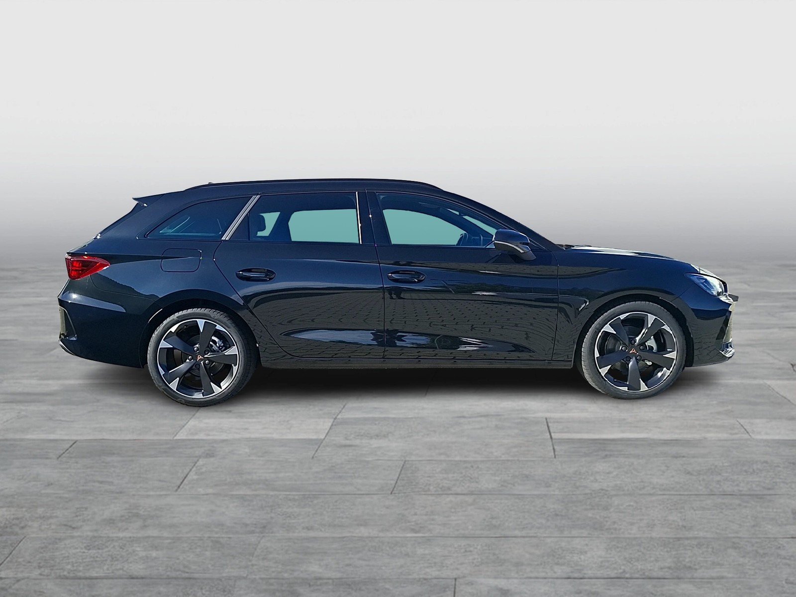 Fahrzeugabbildung CUPRA Leon ST eTSI DSG LED CarPlay ACC RFK SH 18