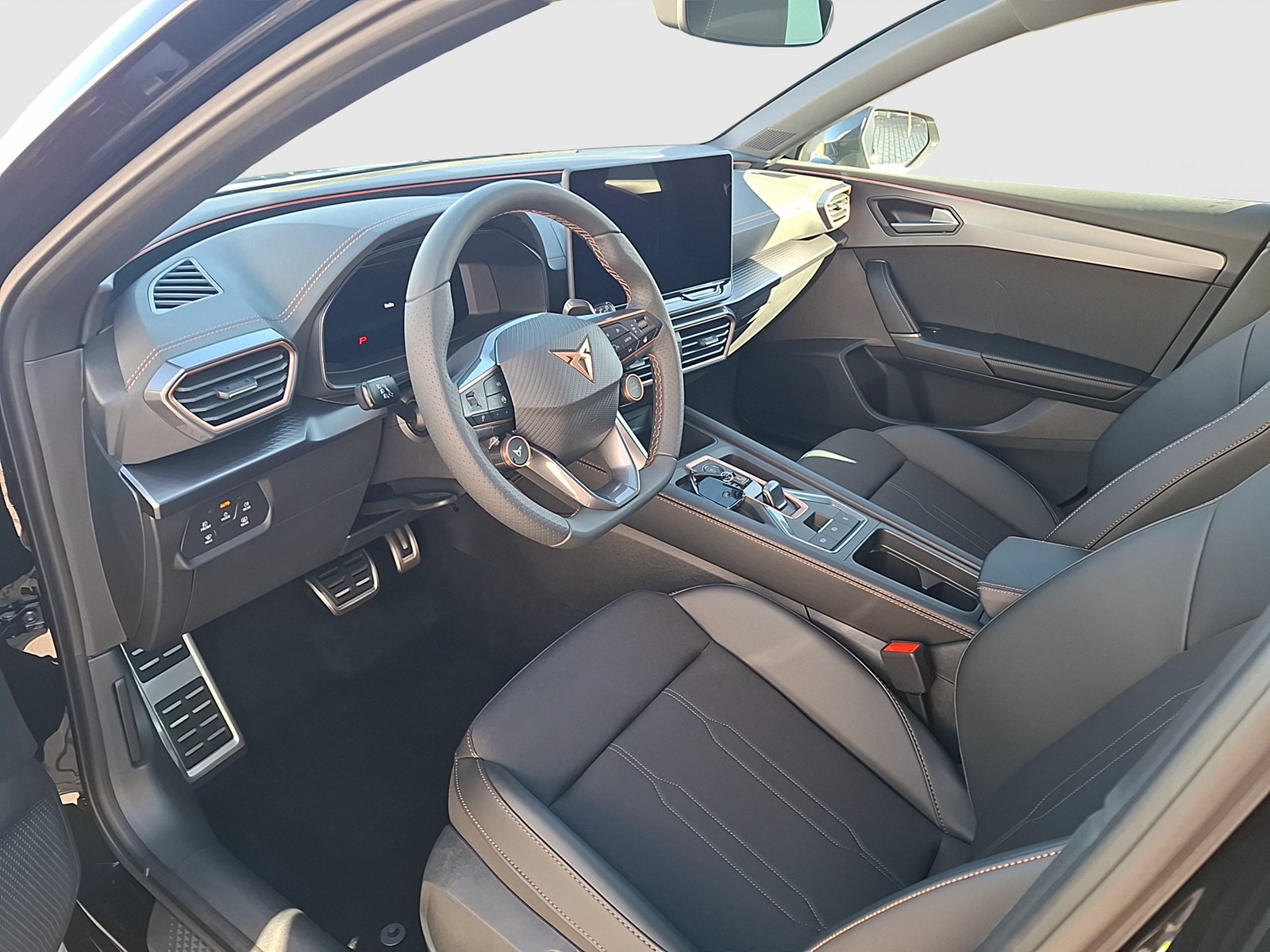 Fahrzeugabbildung CUPRA Leon ST eTSI DSG LED CarPlay ACC RFK SH 18