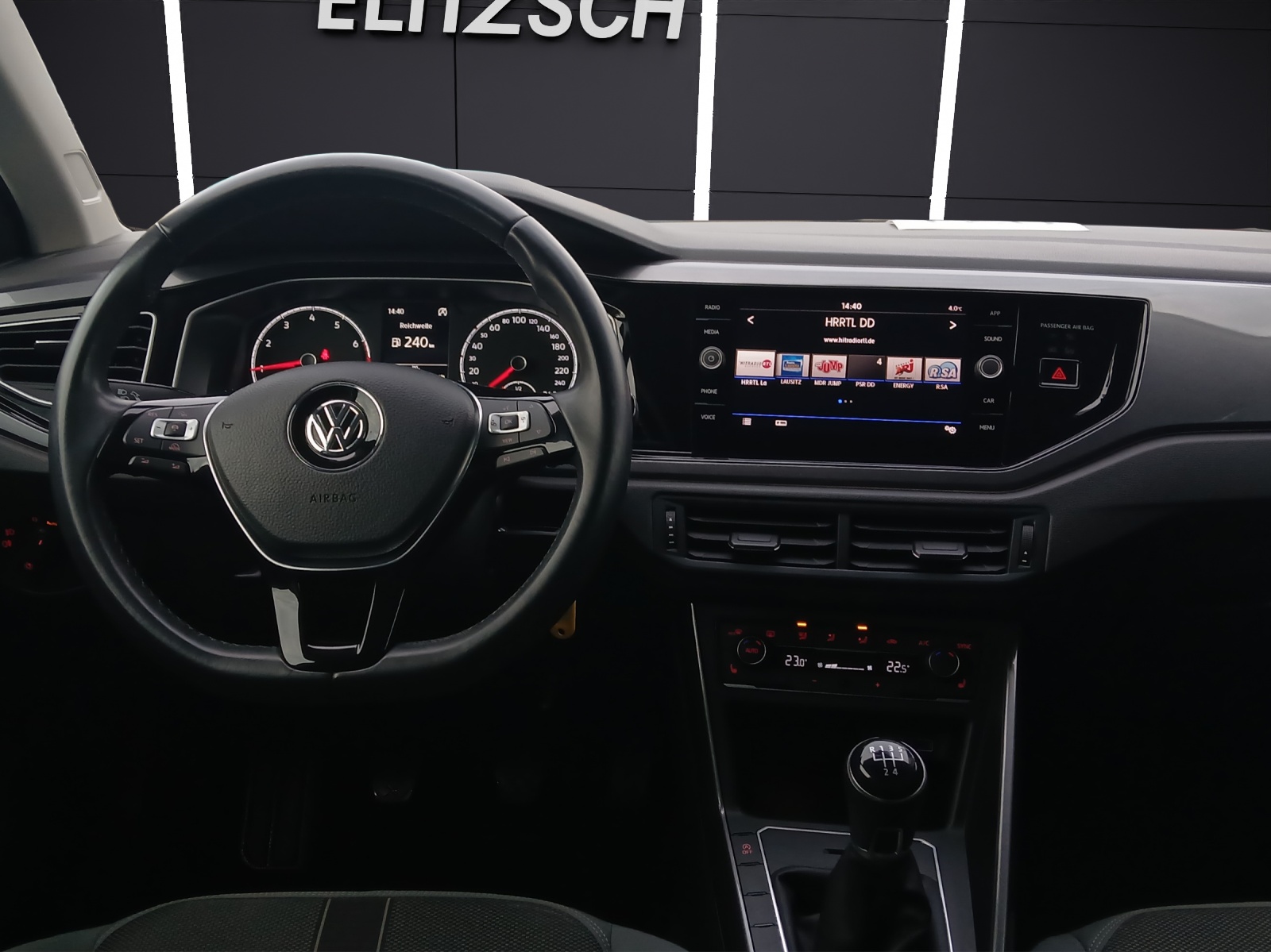 Fahrzeugabbildung Volkswagen Polo TSI Highline Climatronic ACC PDC SH LM