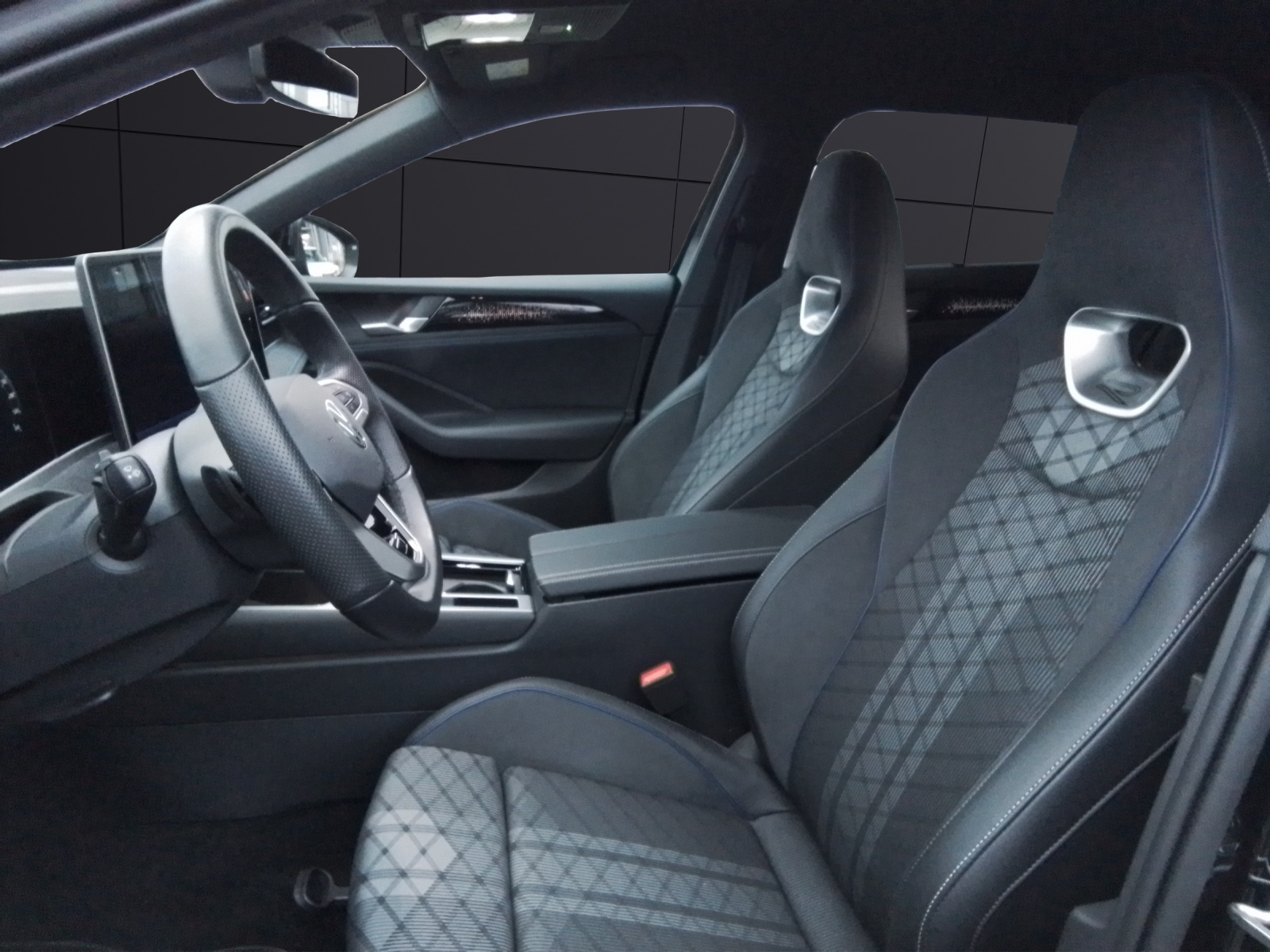 Fahrzeugabbildung Volkswagen Passat TDI DSG R-Line MATRIX ACC AHK 18
