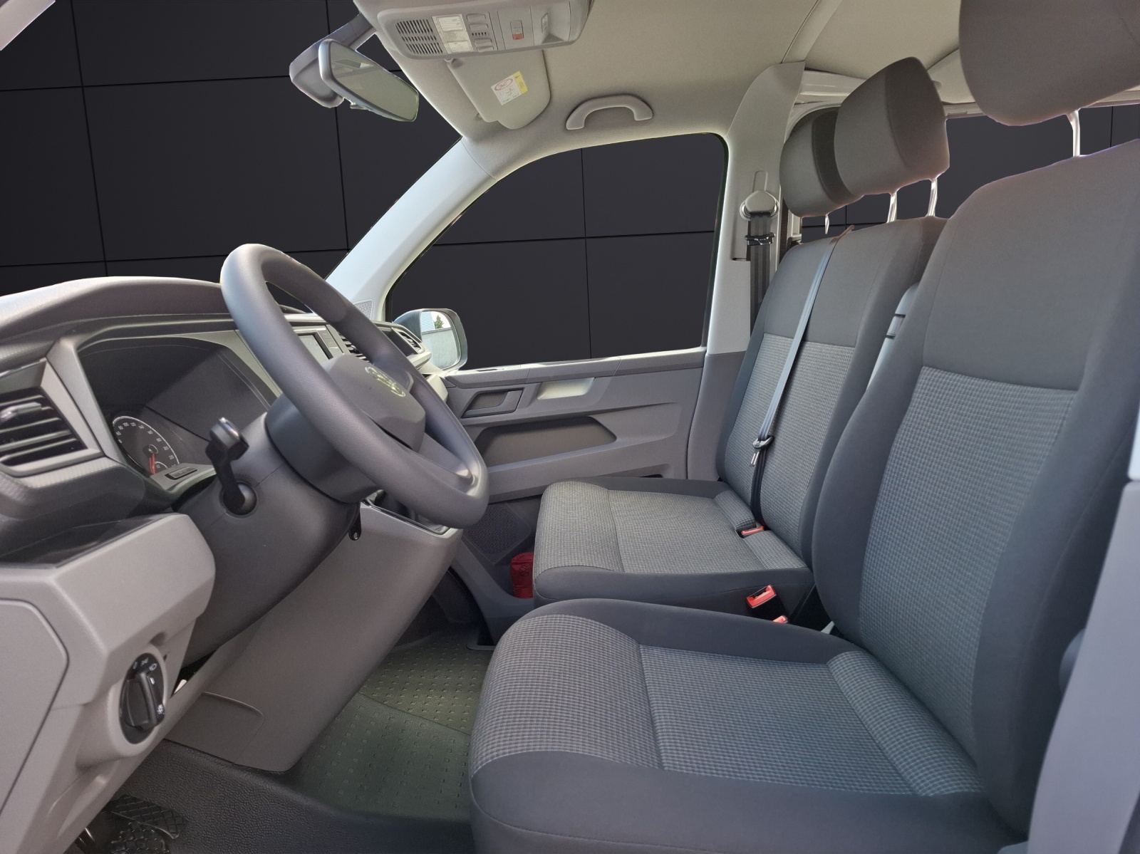 Fahrzeugabbildung Volkswagen T6 Kombi T6.1 TDI 9 Sitzer LR Klima, PDC, AHK Vorb.