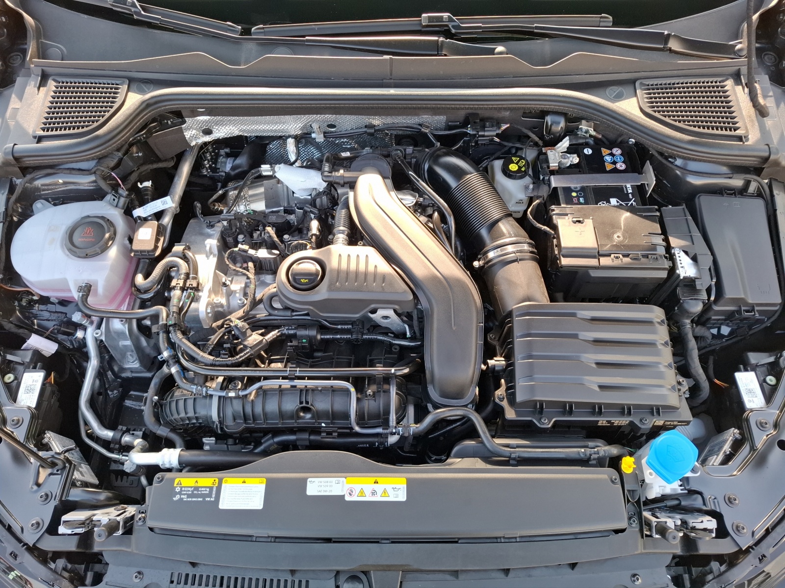 Fahrzeugabbildung Volkswagen Golf VIII 1.5l TSI Style LED-Plus HuD