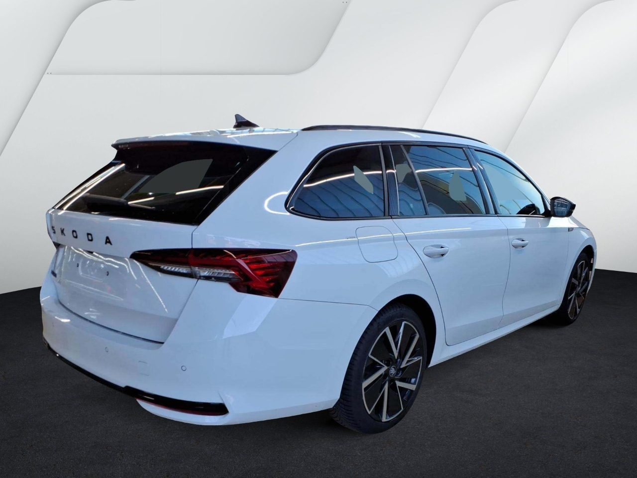 Fahrzeugabbildung SKODA Octavia Combi TDI Sportline DSG Matrix Navi HUD VC ACC 360° SH 18