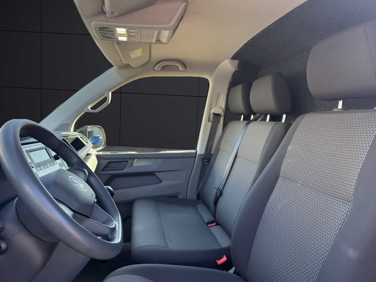 Fahrzeugabbildung Volkswagen T6 Transporter T6.1 TDI Kasten STH PDC DAB+ Klima