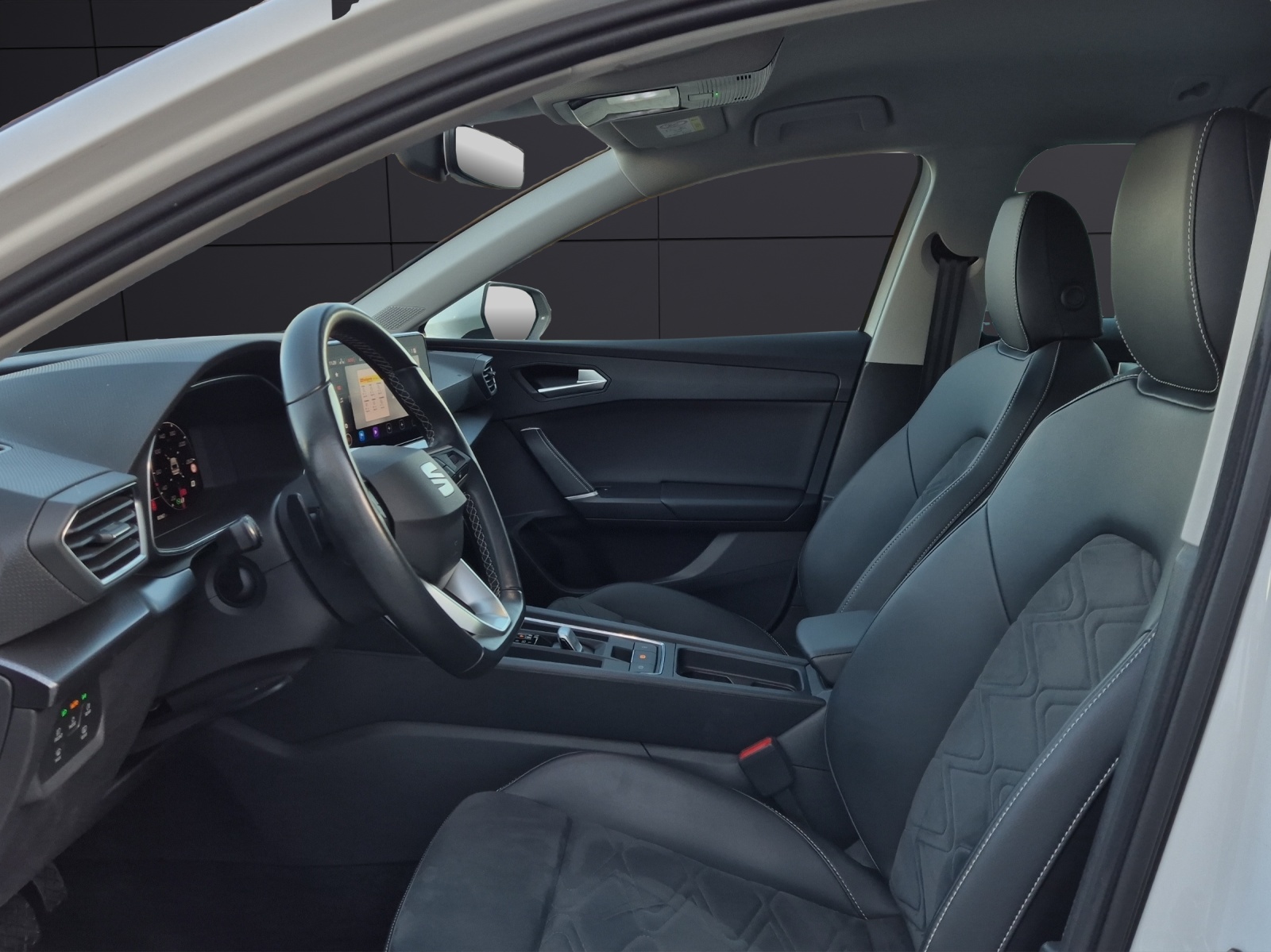 Fahrzeugabbildung SEAT Leon ST TDI Style DSG LED Navi AID ACC RFK beats SH