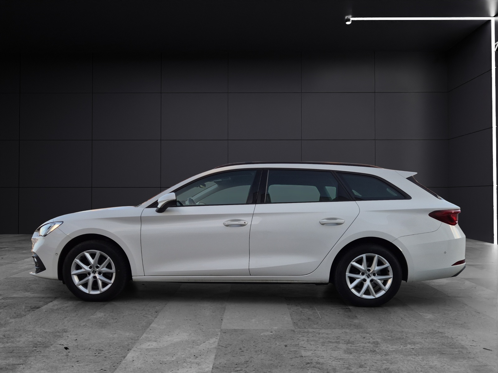 Fahrzeugabbildung SEAT Leon ST TDI Style DSG LED Navi AID ACC RFK beats SH