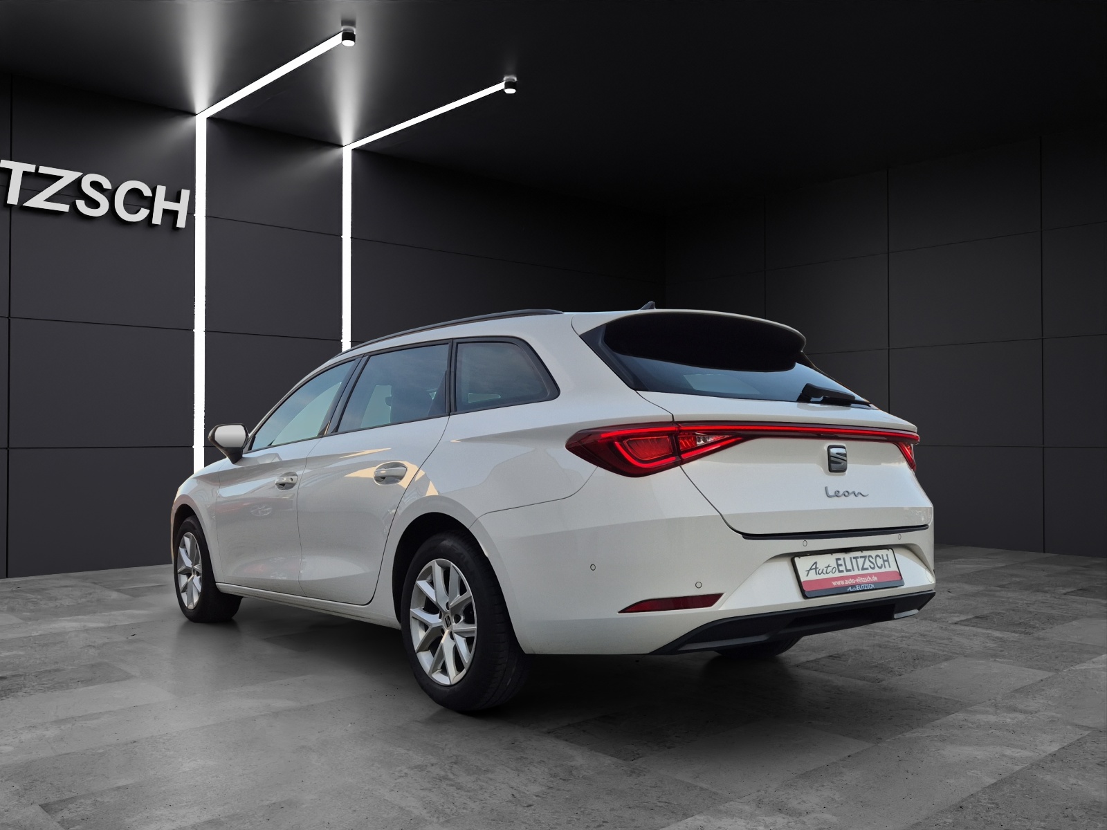 Fahrzeugabbildung SEAT Leon ST TDI Style DSG LED Navi AID ACC RFK beats SH