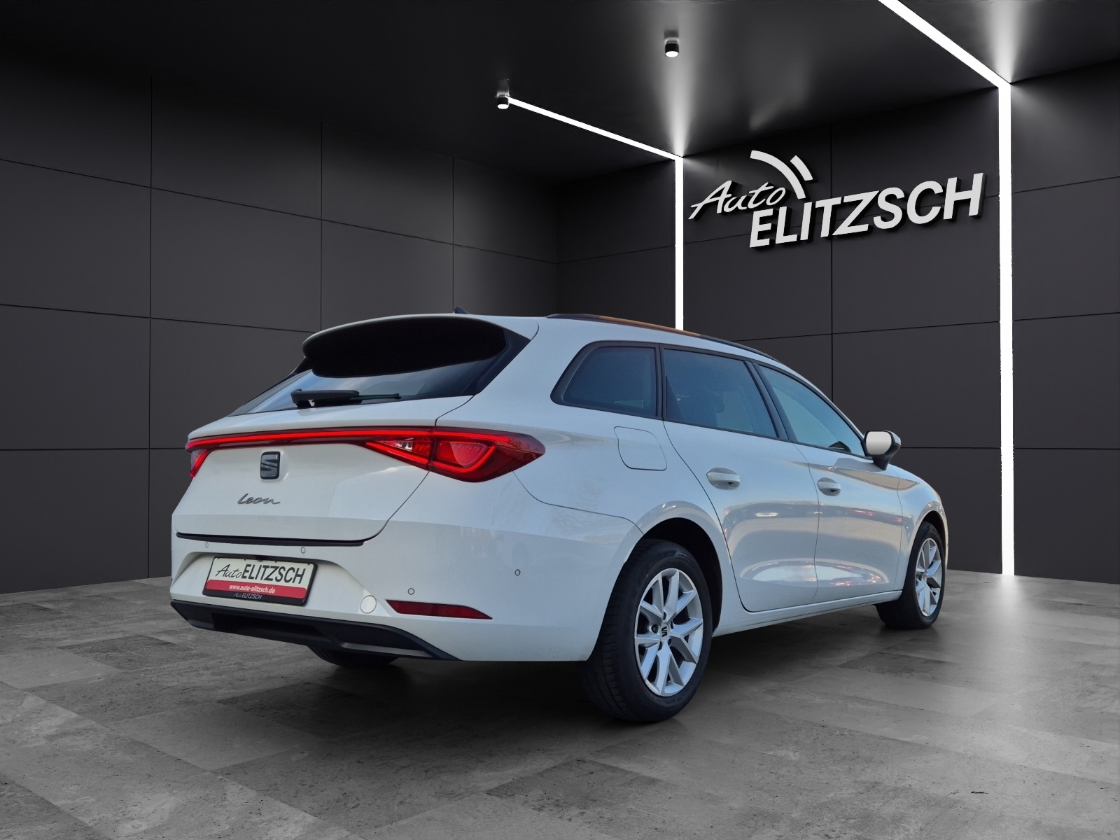 Fahrzeugabbildung SEAT Leon ST TDI Style DSG LED Navi AID ACC RFK beats SH