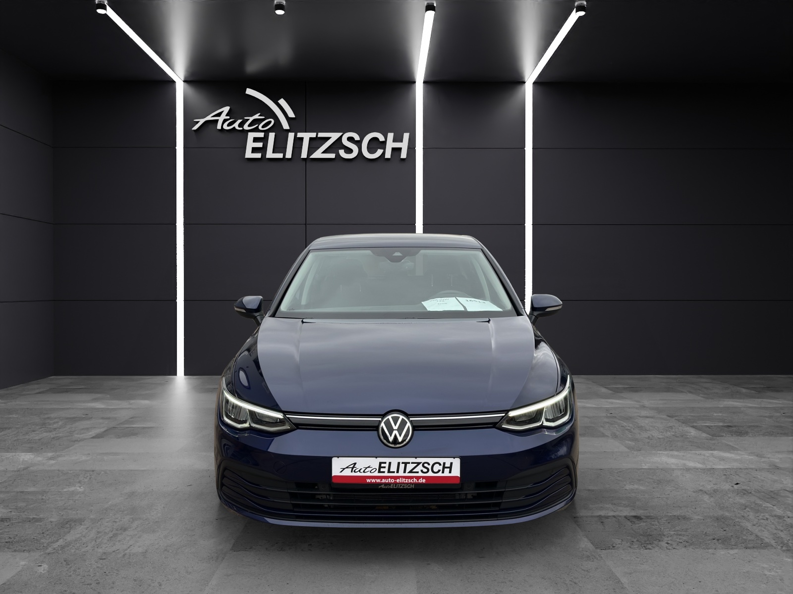 Fahrzeugabbildung Volkswagen Golf VIII TSI LED GRA PDC SHZ AID LM