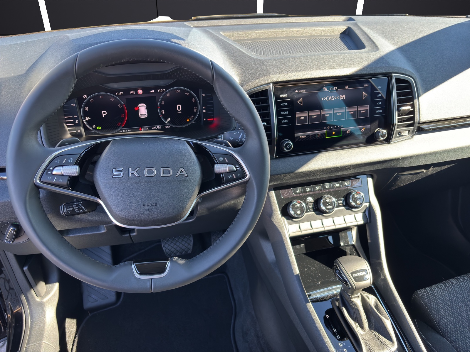 Fahrzeugabbildung SKODA Karoq Balance 1.5 TSI DSG AHZ LED RFK SH ACC Climatronic