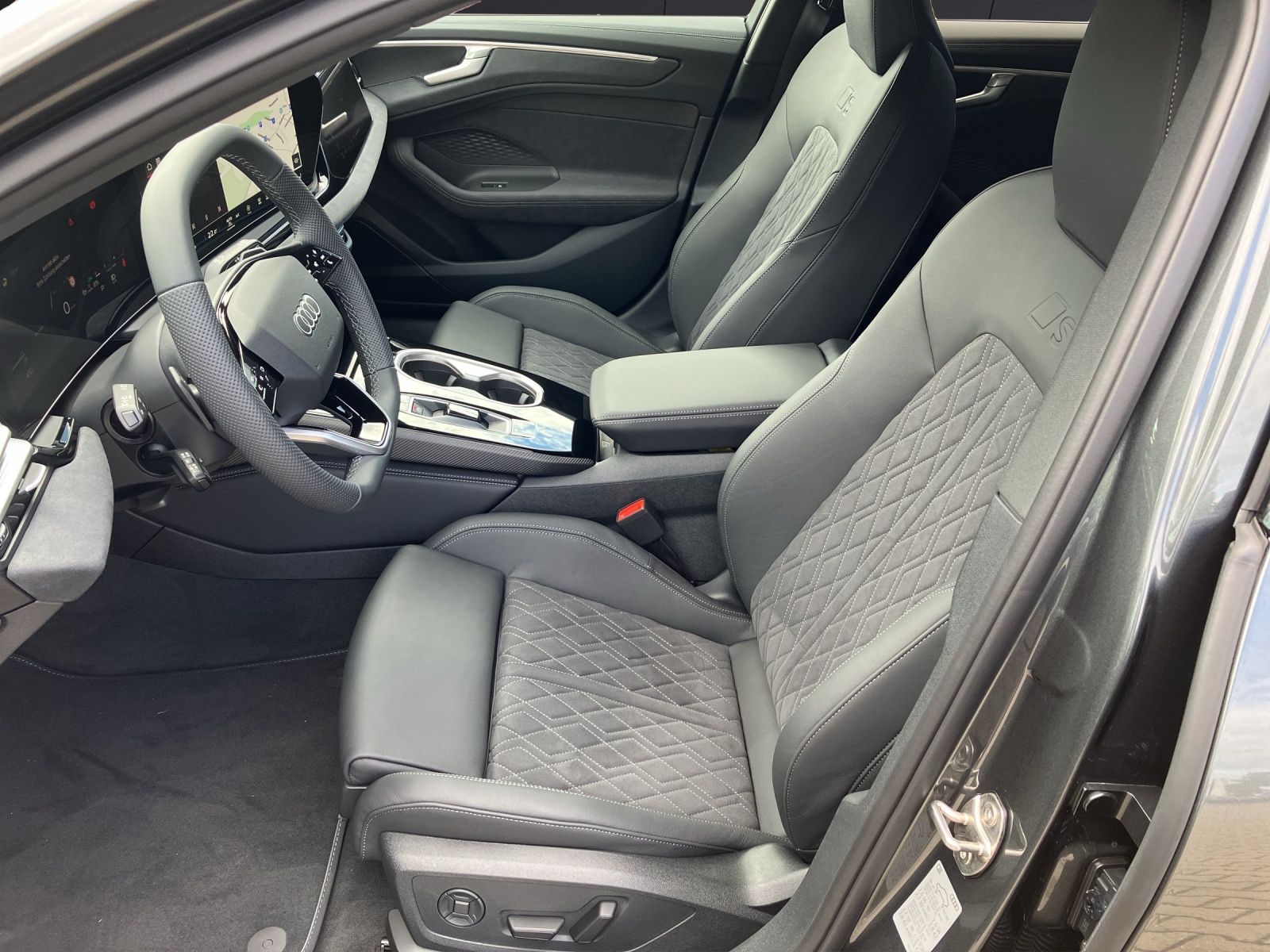 Fahrzeugabbildung Audi Audi A6 Avant 2.0 TDI quattro edition one , S tronic, Tech plus, S Sportfahrwerk