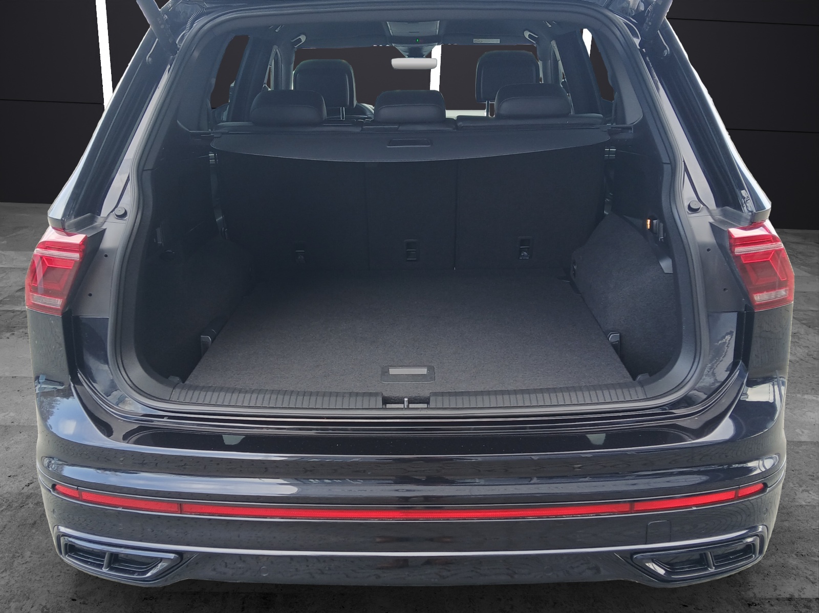 Fahrzeugabbildung Volkswagen Tiguan Allspace TSI R-Line DSG 4M Matrix AHK Navi HUD AID ACC RFK SH 20