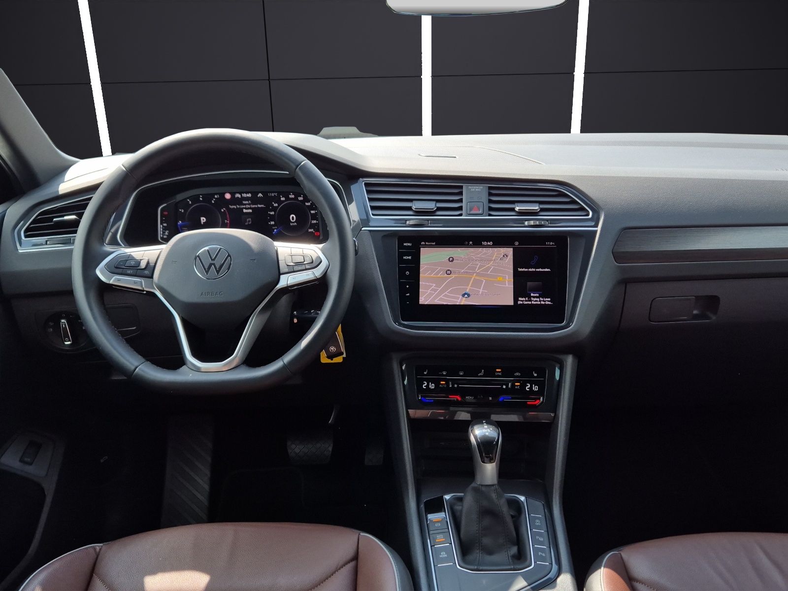 Fahrzeugabbildung Volkswagen Tiguan Elegance TSI DSG MATRIX NAVI RFK